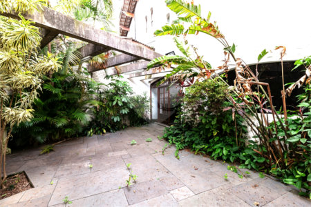 Casa à venda com 4 quartos, sendo 1 suíte, em Jardim das Bandeiras, São Paulo, SP