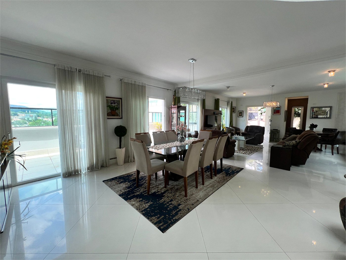 Casa à venda com 3 suítes no condomínio Quinta de Santo Antônio, São Paulo - SP