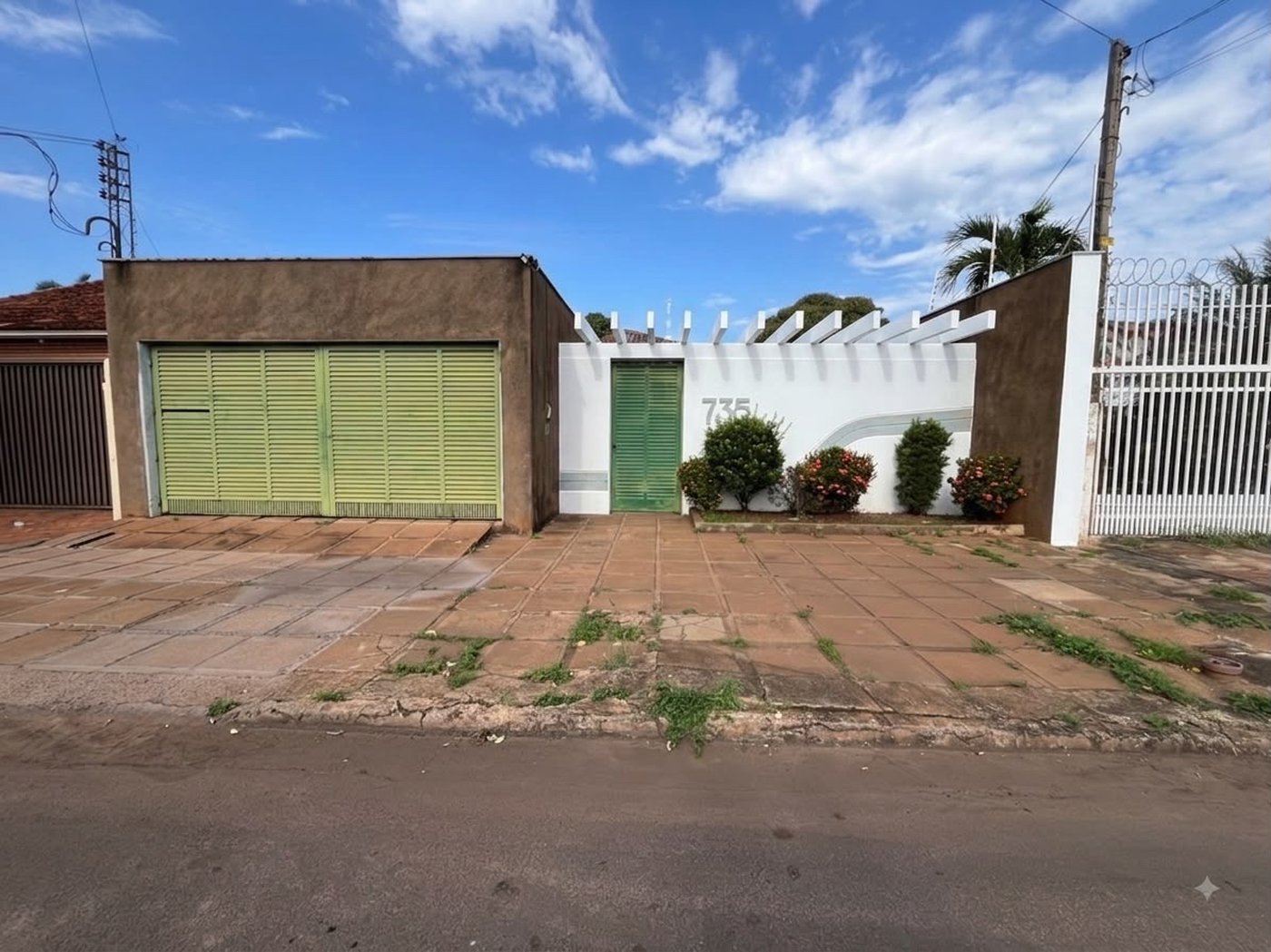 Casa à venda com 3 quartos, sendo 1 suíte, em Jardim das Oliveiras, Três Lagoas, MS