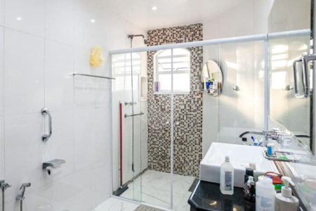 Casa à venda com 3 quartos, sendo 1 suíte, em Parque das Nações, Santo André, SP