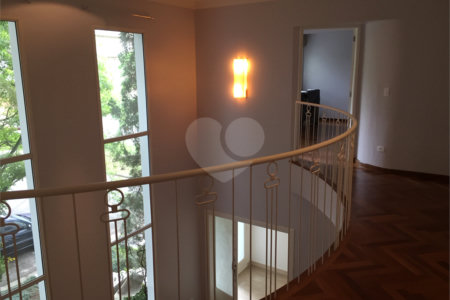 Casa à venda com 4 quartos, sendo 2 suítes, no condomínio Residencial Morumbi, São Paulo - SP
