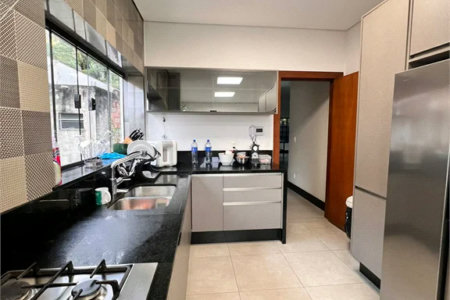 Sobrado à venda com 5 quartos, sendo 2 suítes, em Vila Inah, São Paulo, SP