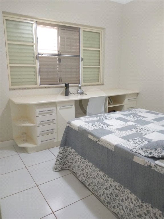 Casa à venda com 4 quartos, sendo 2 suítes, em Jardim Adalgisa, Araraquara, SP
