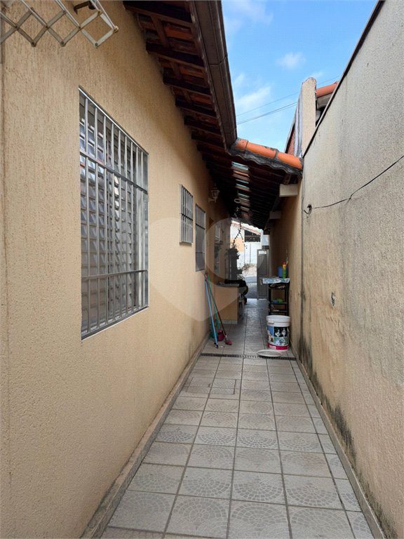 Casa à venda com 2 quartos no condomínio Residencial Bari, Itaquaquecetuba - SP