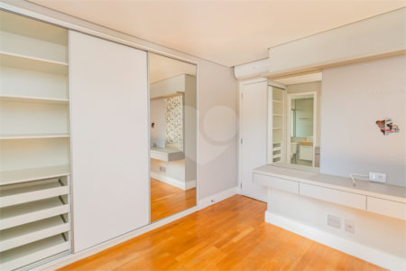 Apartamento à venda com 3 suítes em Granja Julieta, São Paulo, SP