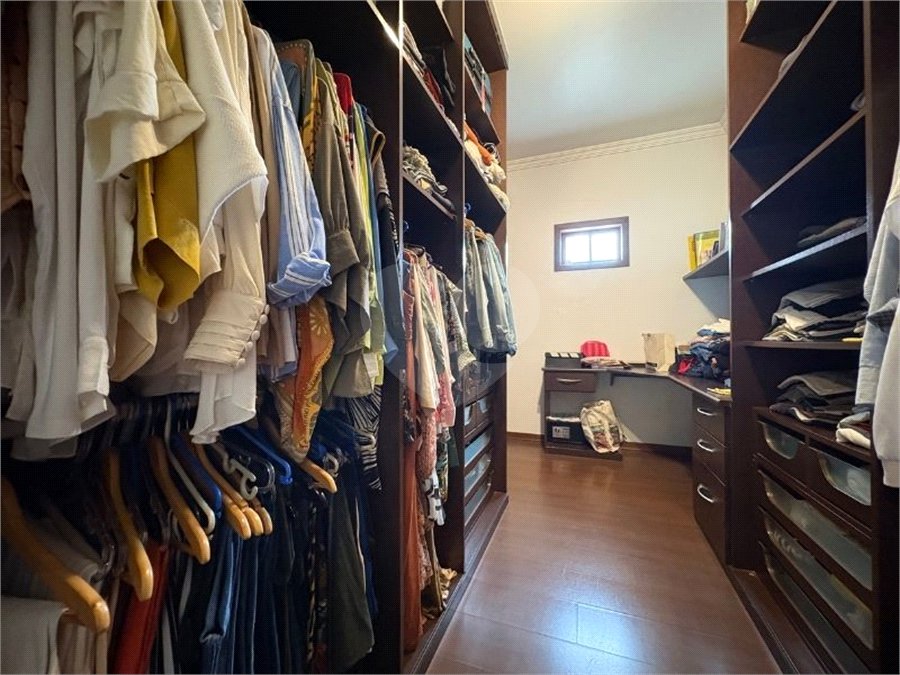 Casa à venda com 4 suítes no condomínio Granja Olga II, Sorocaba - SP
