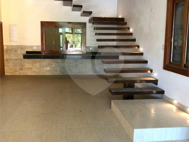 Casa à venda com 5 suítes no condomínio Alpes da Cantareira, Mairiporã - SP