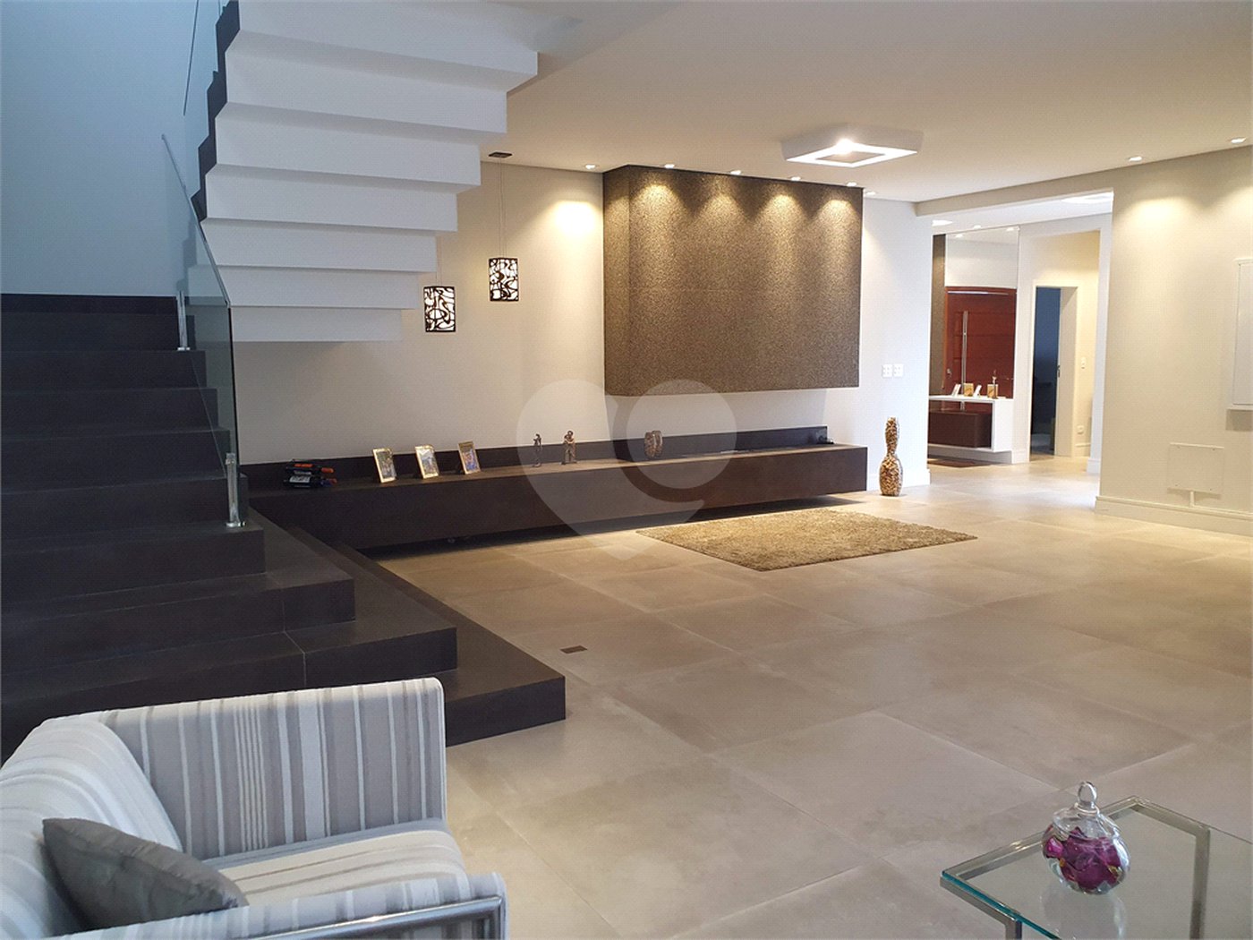 Casa à venda com 4 suítes no condomínio Residencial Jaguary, São José dos Campos - SP