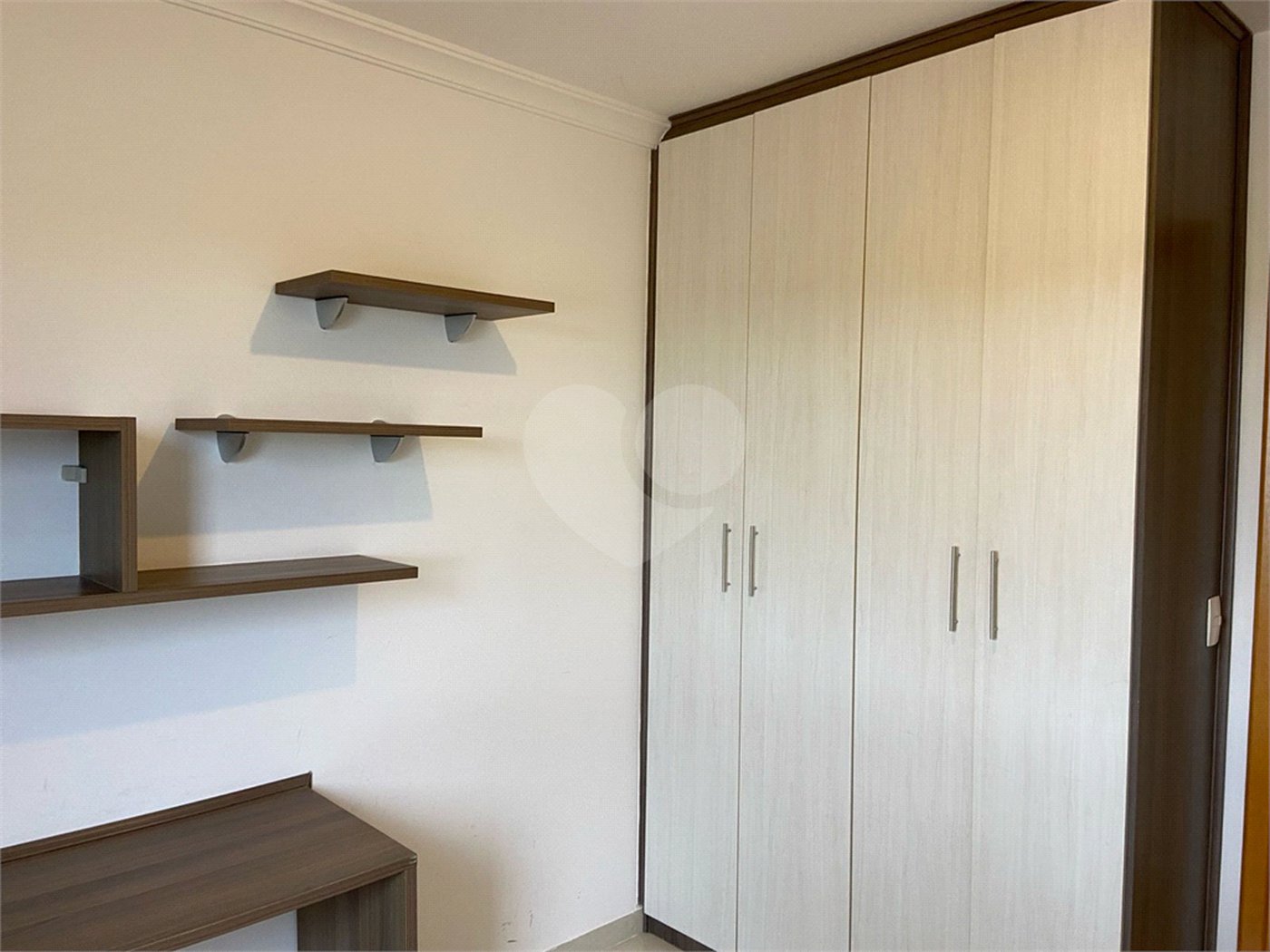 Apartamento à venda com 3 quartos, sendo 1 suíte, em Jardim Estoril, São José dos Campos, SP