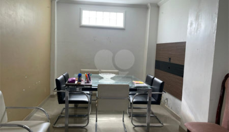 Sobrado à venda com 4 quartos, sendo 2 suítes,  em Jardim Marajoara, São Paulo, SP