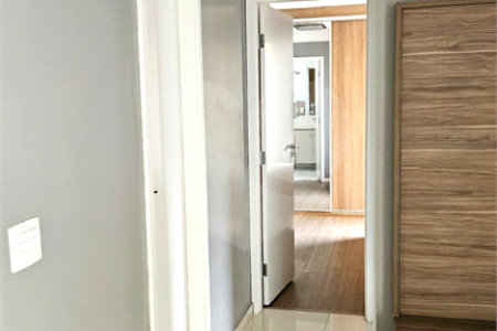 Apartamento à venda com 3 quartos, sendo 1 suíte, em Vila Paulo Silas, São Paulo, SP