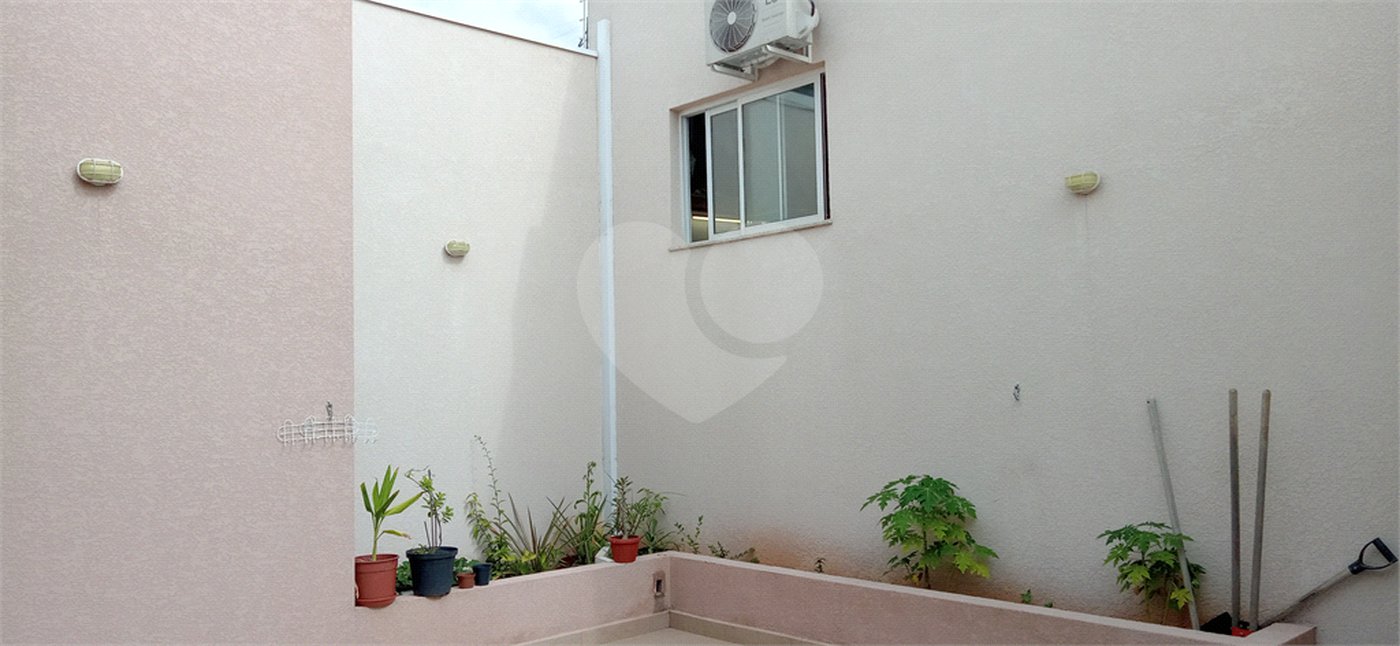 Casa Térrea à venda com 3 quartos, sendo 1 suíte, em Residencial Jardins da Catalunha, Atibaia, SP