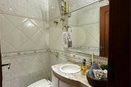 Sobrado com 5 dorm. sendo 2 suites