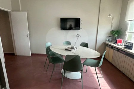 Sala comercial para venda ou locação na Avenida Paulista. 68m2