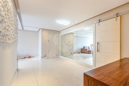 Apartamento à venda com 3 quartos, sendo 1 suíte, em Itaim Bibi, São Paulo, SP