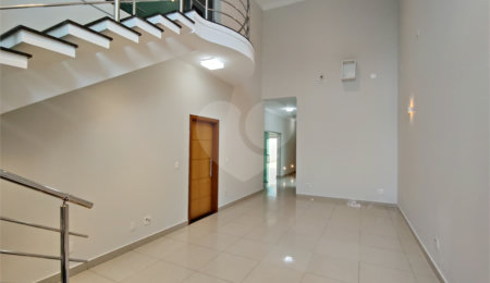 Sobrado à venda com 3 quartos, sendo 2 suítes,  em Jardim Itália, Itapetininga, SP