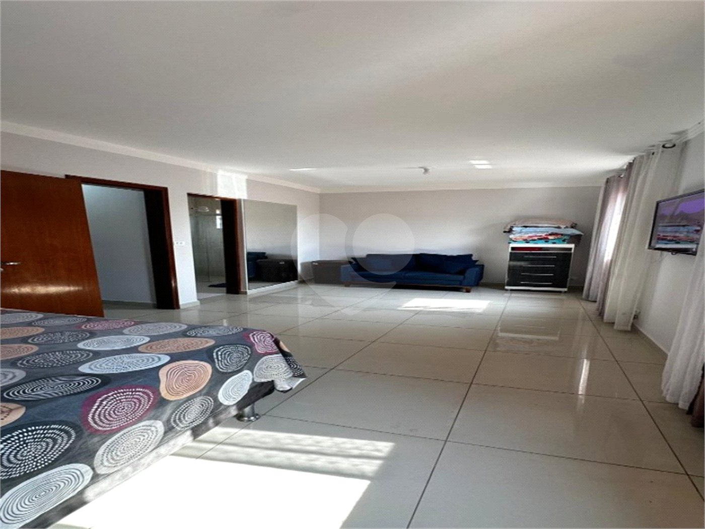Sobrado à venda com 4 quartos, sendo 1 suíte, em Wanel Ville, Sorocaba, SP