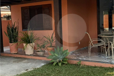 Casa à venda com 5 quartos, sendo 4 suítes, em Praia Rasa, Armação dos Búzios, RJ