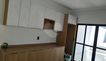 Sobrado à venda ou para alugar com 3 quartos, sendo 1 suíte, em Jardim do Lago, Atibaia, SP