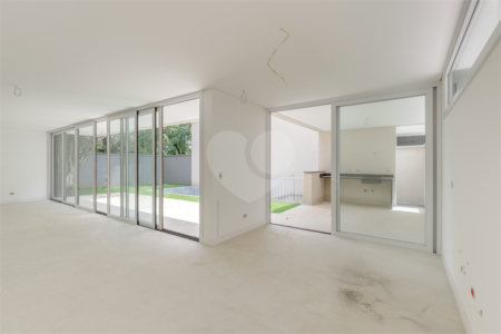 Casa à venda com 4 suítes no condomínio Garda, São Paulo - SP