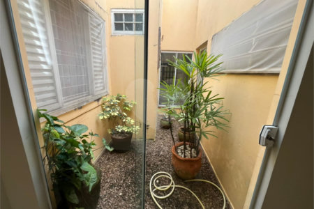 Casa à venda com 3 quartos, sendo 1 suíte, em Parque Santa Marta, São Carlos, SP