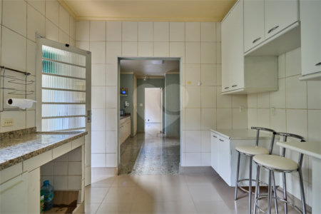 Sobrado à venda com 4 quartos, sendo 1 suíte, em Brooklin Velho, São Paulo, SP