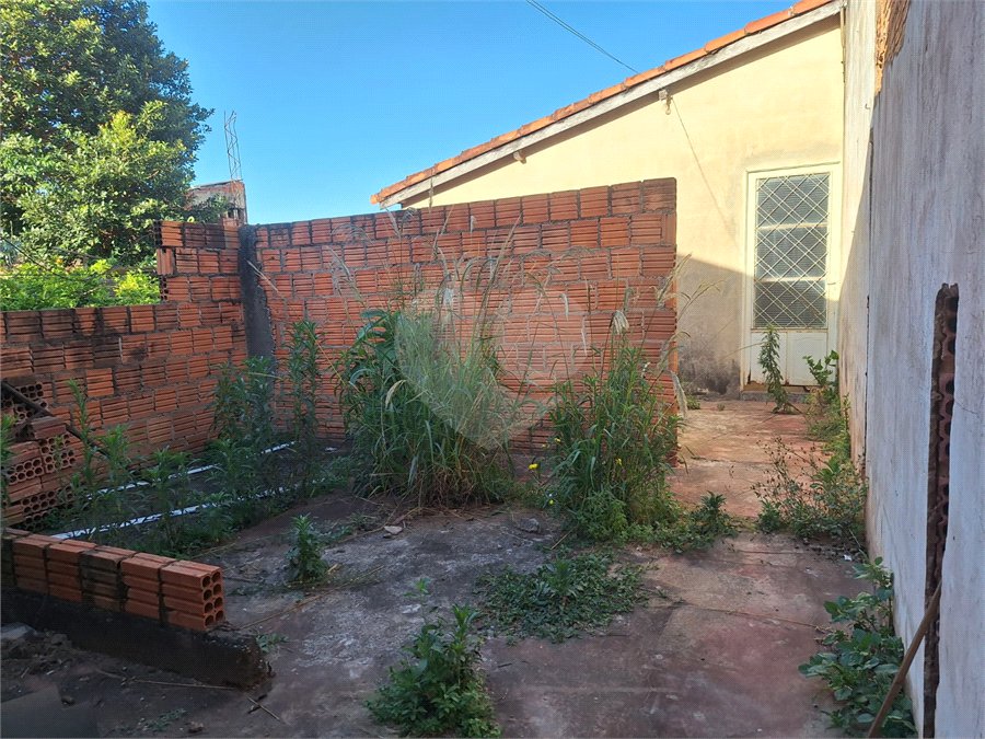 Casa à venda com 2 quartos em Vila Hungria, Itapetininga, SP