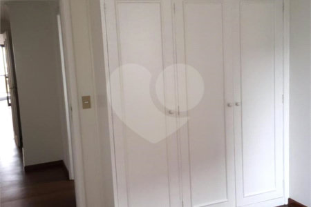 Apartamento à venda com 4 quartos, sendo 2 suítes,  em Vila Andrade, São Paulo, SP