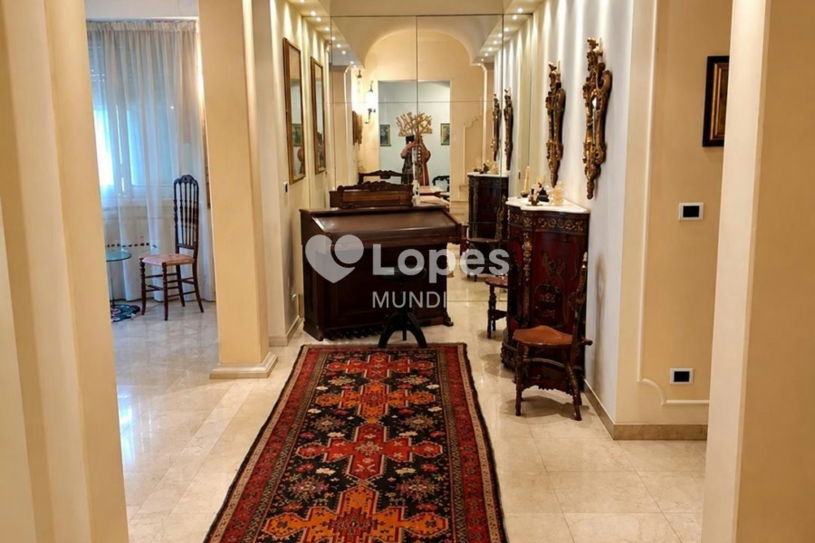 Casa à venda em Montecatini Terme, Toscana, Itália – 480 m² e terreno de 10.000 m²
