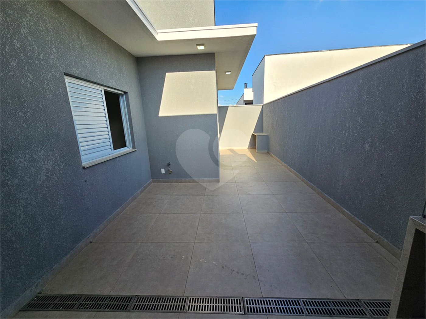 Casa à venda com 3 quartos, sendo 1 suíte,  no condomínio Mantova, Indaiatuba - SP