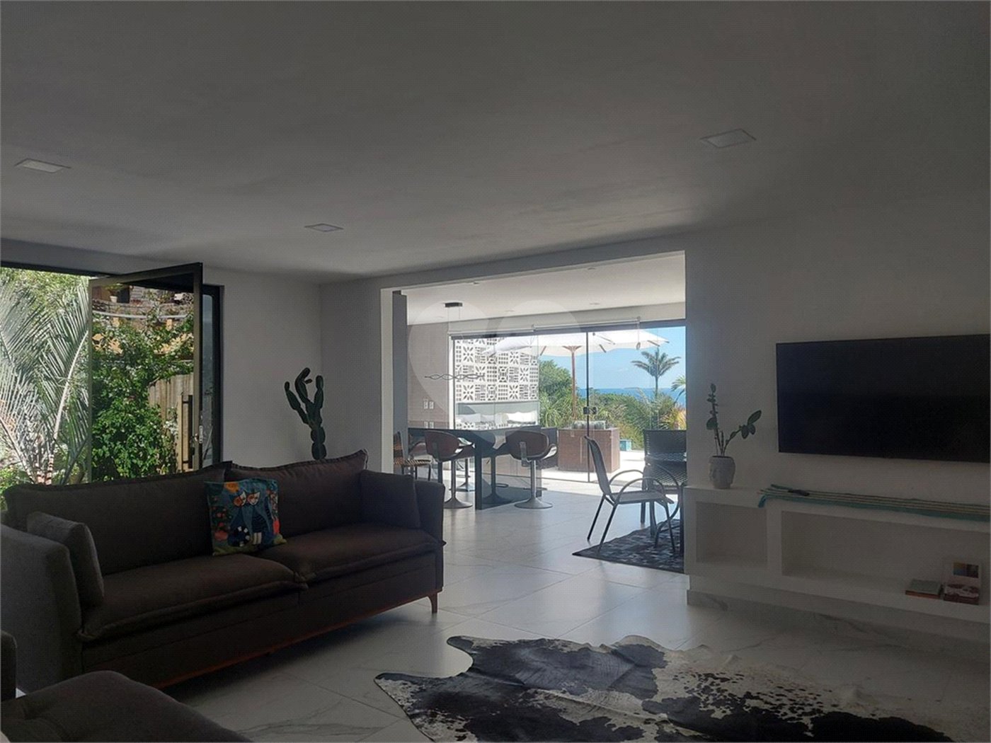 Casa à venda com 4 quartos, sendo 3 suítes, em Albatroz, Armação dos Búzios, RJ