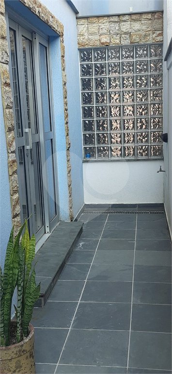 Sobrado à venda com 4 quartos, sendo 1 suíte, em Vila Lúcia, São Paulo, SP
