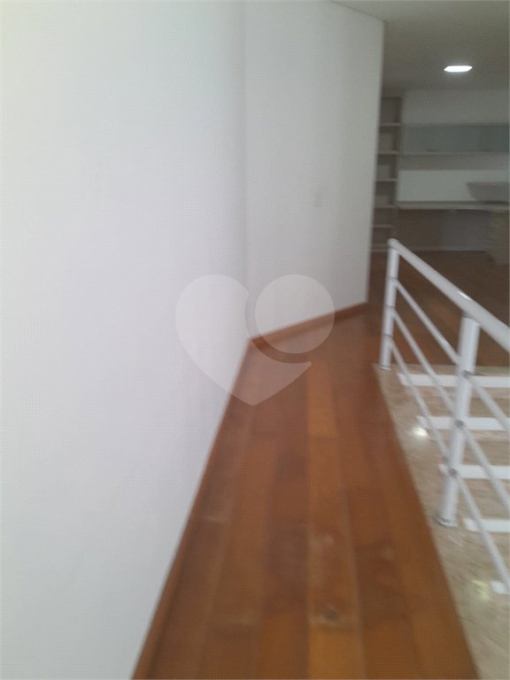 Casa à venda ou para alugar com 4 suítes em Chácaras São Carlos, Cotia, SP
