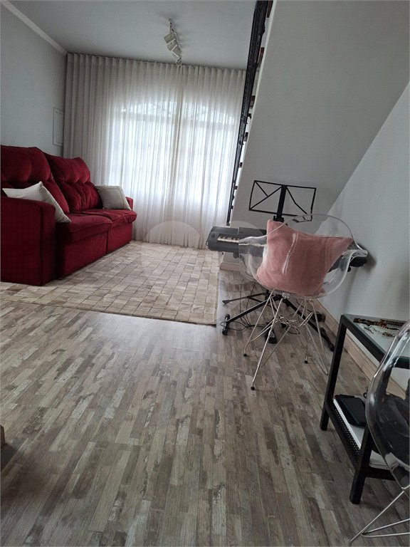Sobrado à venda com 3 quartos, sendo 1 suíte,  em Tremembé, São Paulo, SP