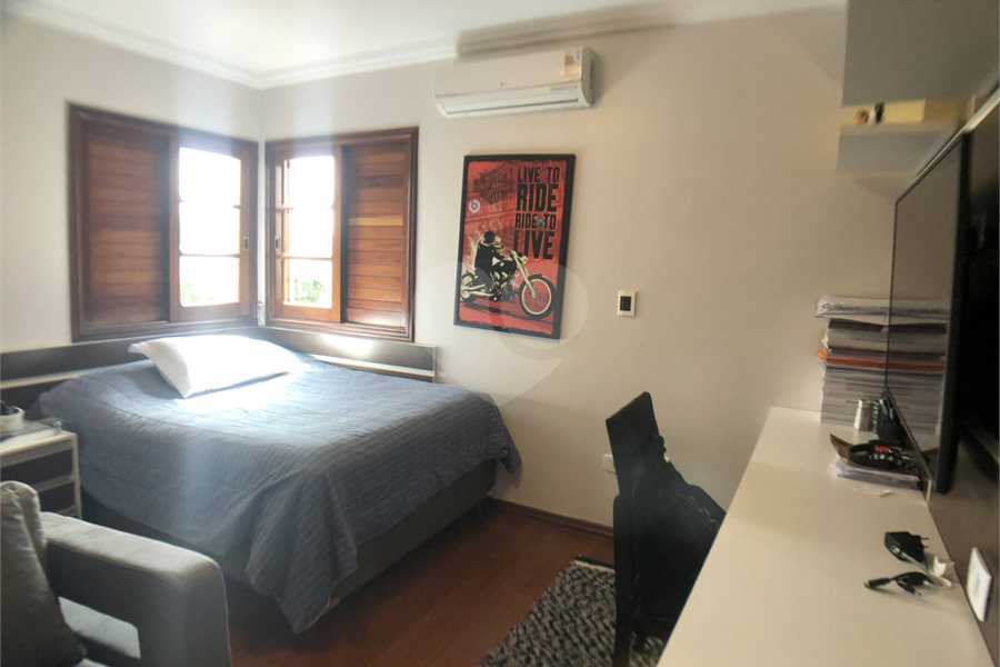 Casa à venda com 4 suítes no condomínio Residencial Floresta, São Paulo - SP