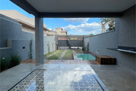 Casa à venda com 3 suítes em Jardim Ipê, Atibaia, SP
