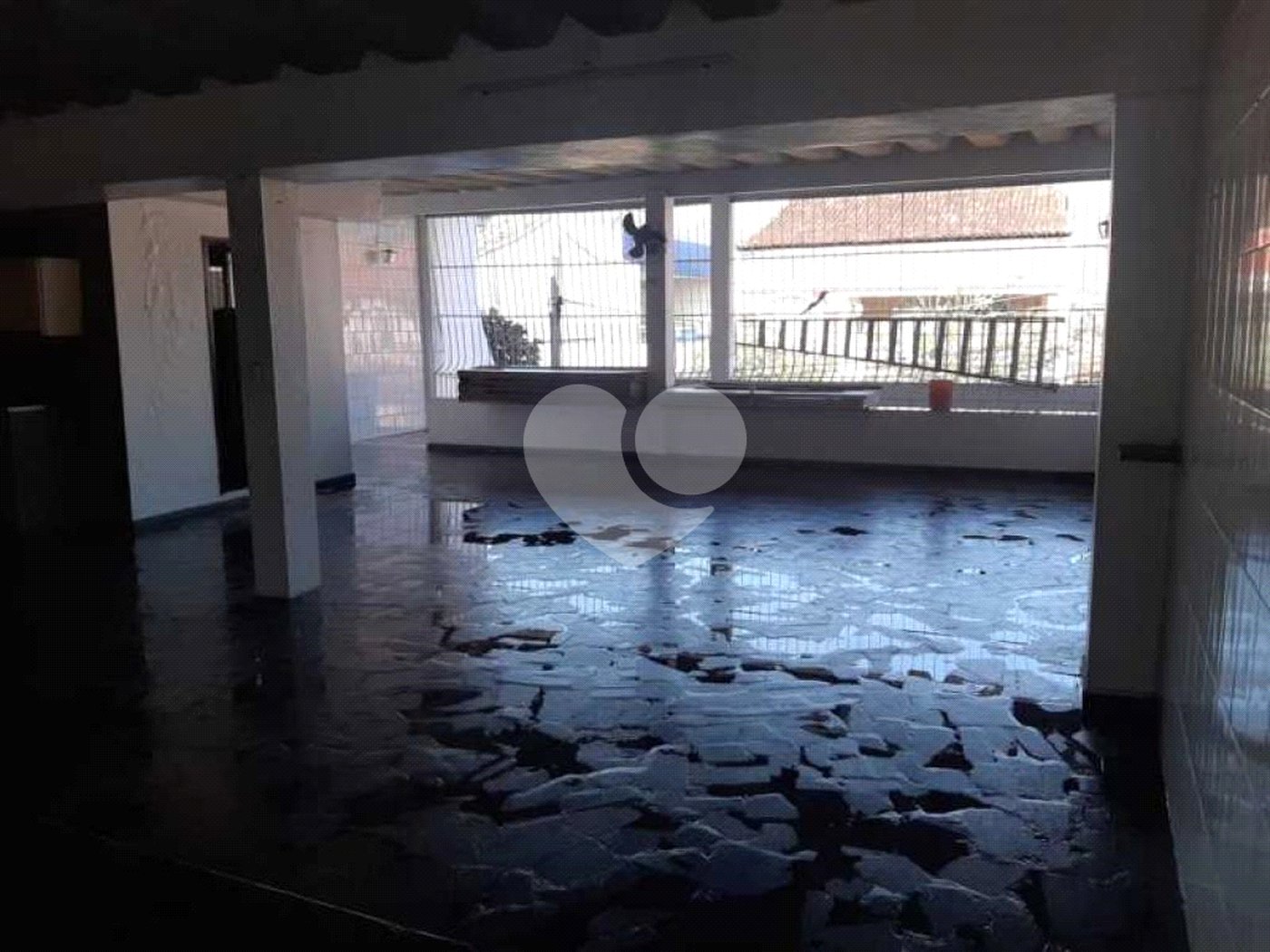 Casa à venda com 2 suítes no condomínio Parque Dourado, Rio de Janeiro - RJ