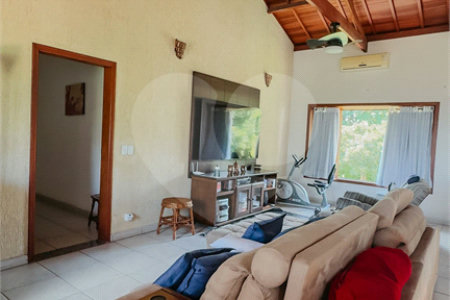 Casa à venda com 4 suítes no condomínio Monte Belo, Salto - SP