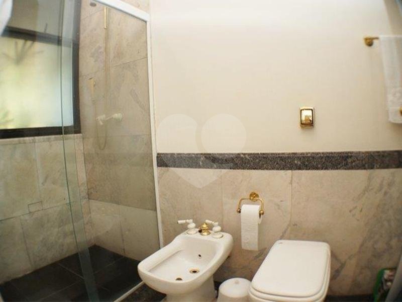 Apartamento à venda ou para alugar com 4 suítes em Moema, São Paulo, SP