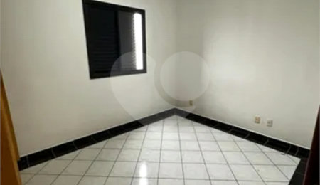Apartamento à venda com 3 quartos, sendo 1 suíte,  em Parque Residencial Aquarius, São José dos Campos, SP