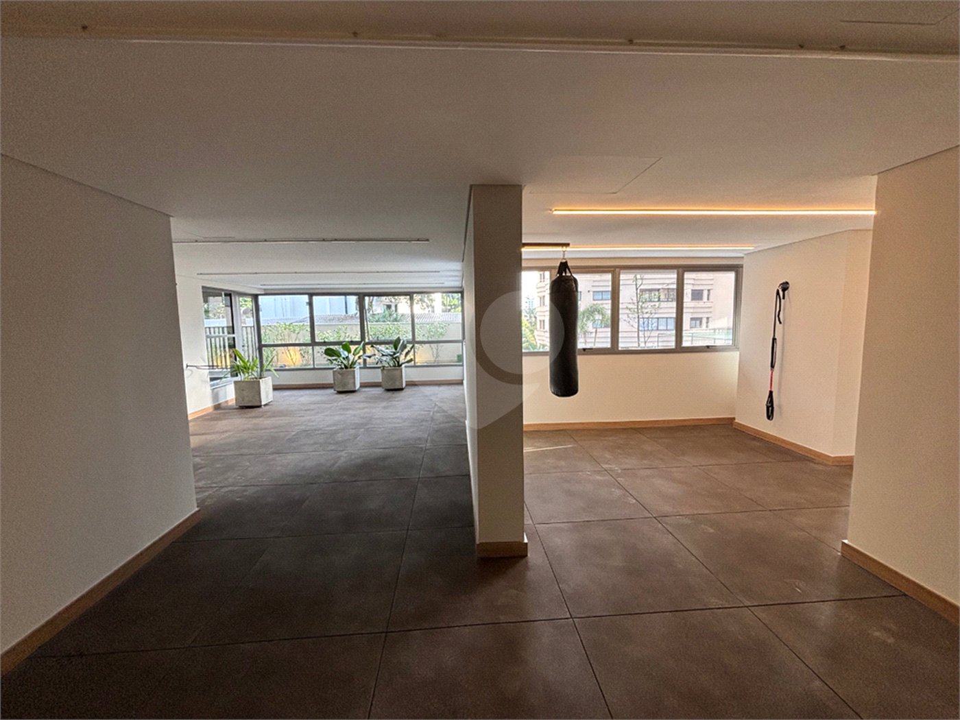 Apartamento à venda com 3 suítes em Moema, São Paulo, SP