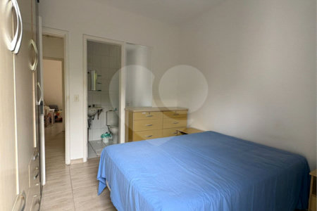 Casa à venda com 3 quartos, sendo 1 suíte, no condomínio New Village, Cotia - SP