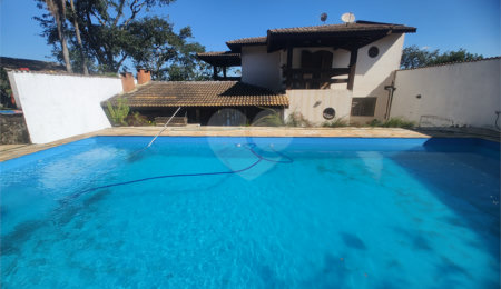 Chácara à venda com 4 quartos, sendo 3 suítes, em Campos de Atibaia, Atibaia, SP