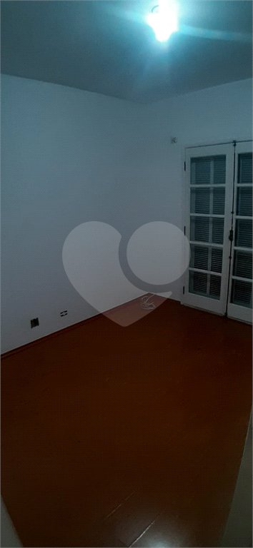 Casa à venda com 3 quartos, sendo 1 suíte, no condomínio Village Palmas, São Paulo - SP