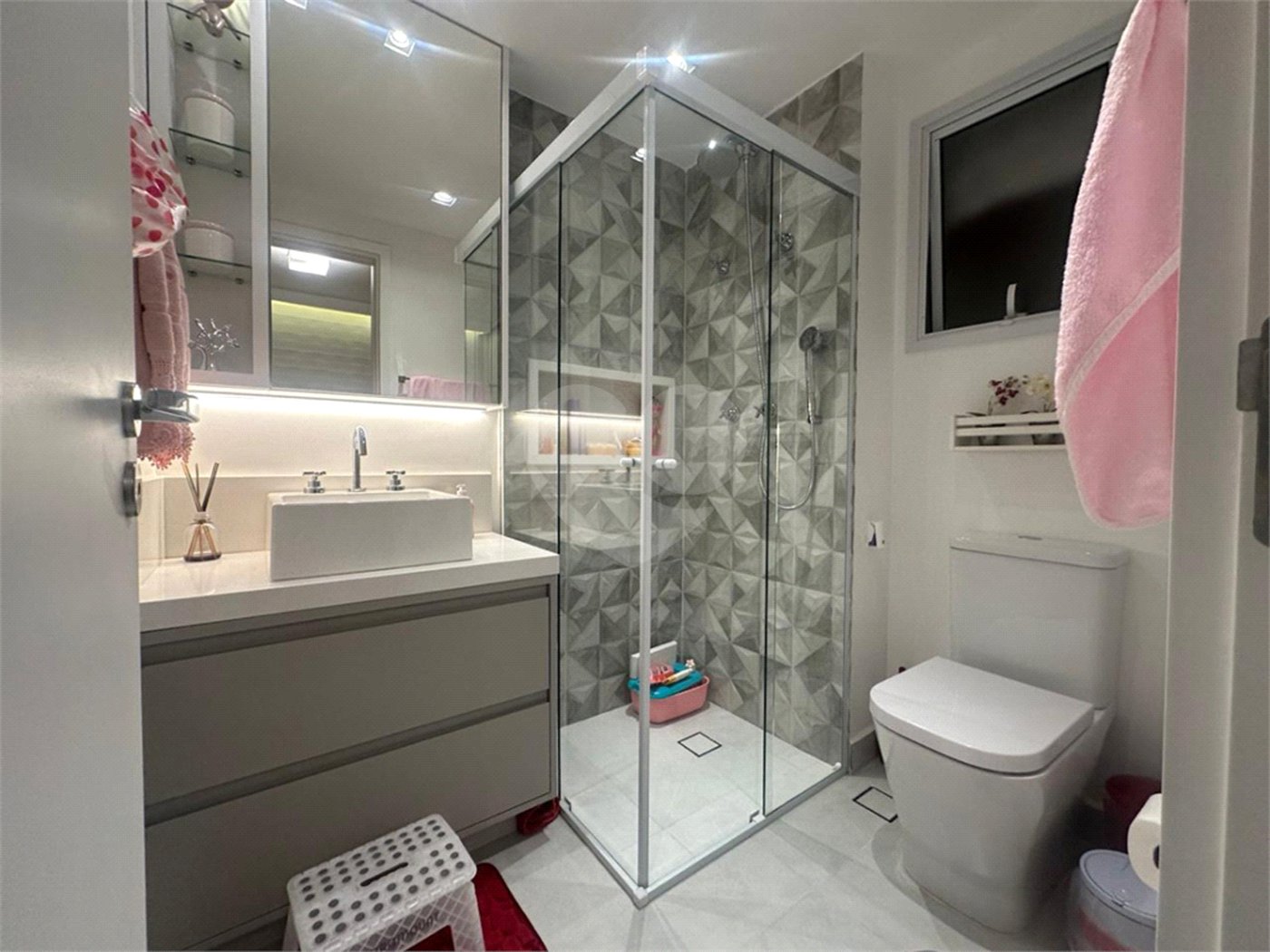 Apartamento à venda com 3 quartos, sendo 2 suítes, em Santo Amaro, São Paulo, SP