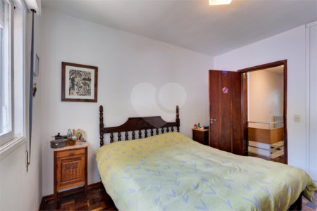 Casa de Vila à venda com 3 quartos, sendo 1 suíte, em Alto da Boa Vista, São Paulo, SP