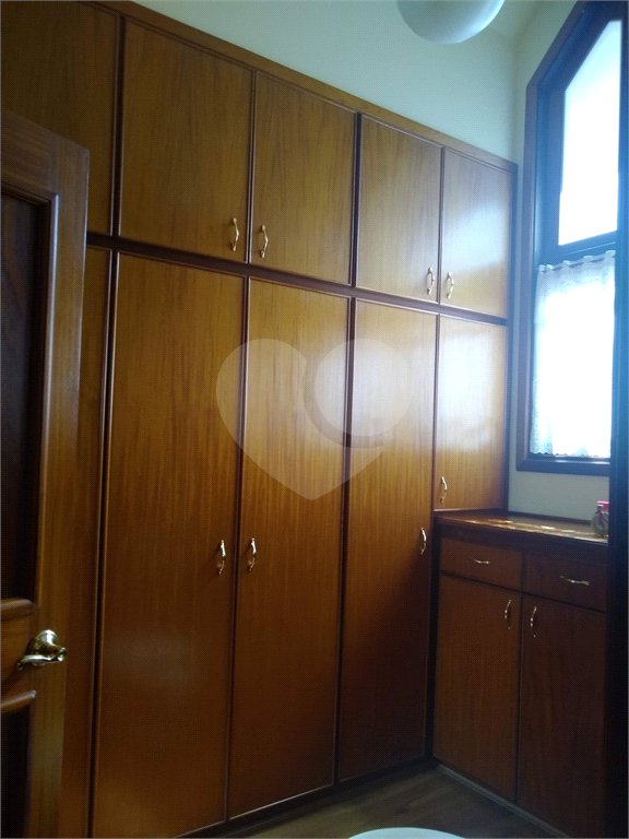 Casa à venda com 4 quartos, sendo 2 suítes, no condomínio Osato, Atibaia - SP