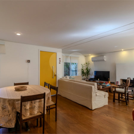 Sobrado à venda com 3 quartos, sendo 1 suíte, em Alto da Boa Vista, São Paulo, SP