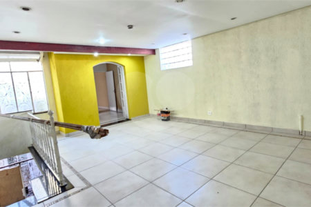 Sobrado à venda com 3 quartos, sendo 1 suíte,  em Jardim Humaitá, São Paulo, SP