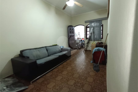 Casa à venda com 4 quartos, sendo 1 suíte, em Vila Leão, Sorocaba, SP